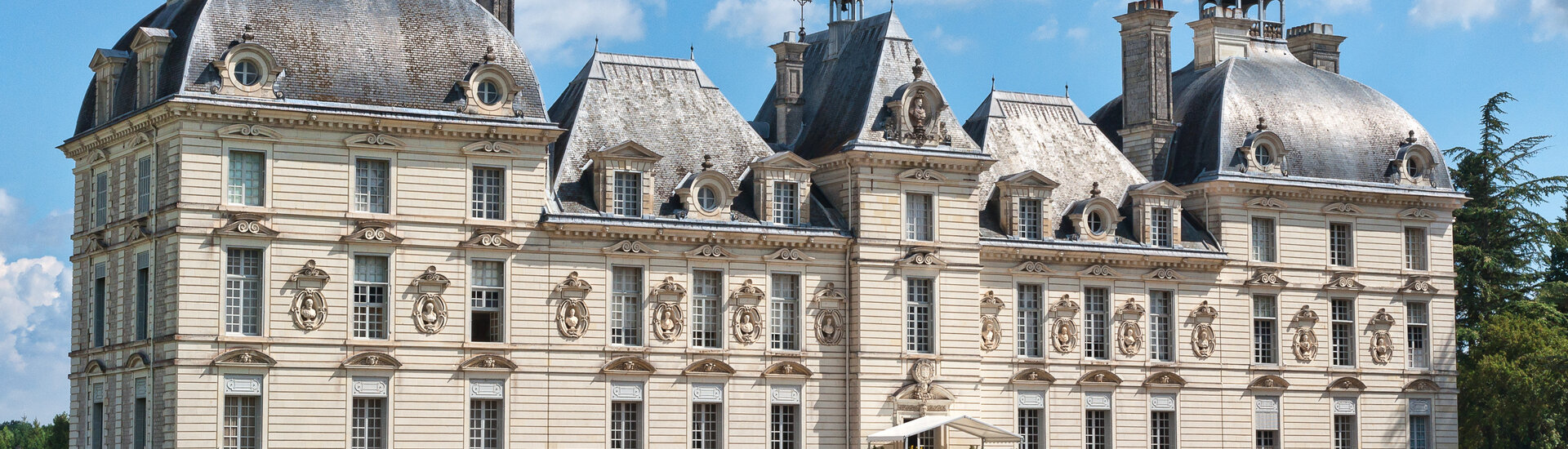 Tourisme Alentours Musée Châteaux Palais Thénioux Cher